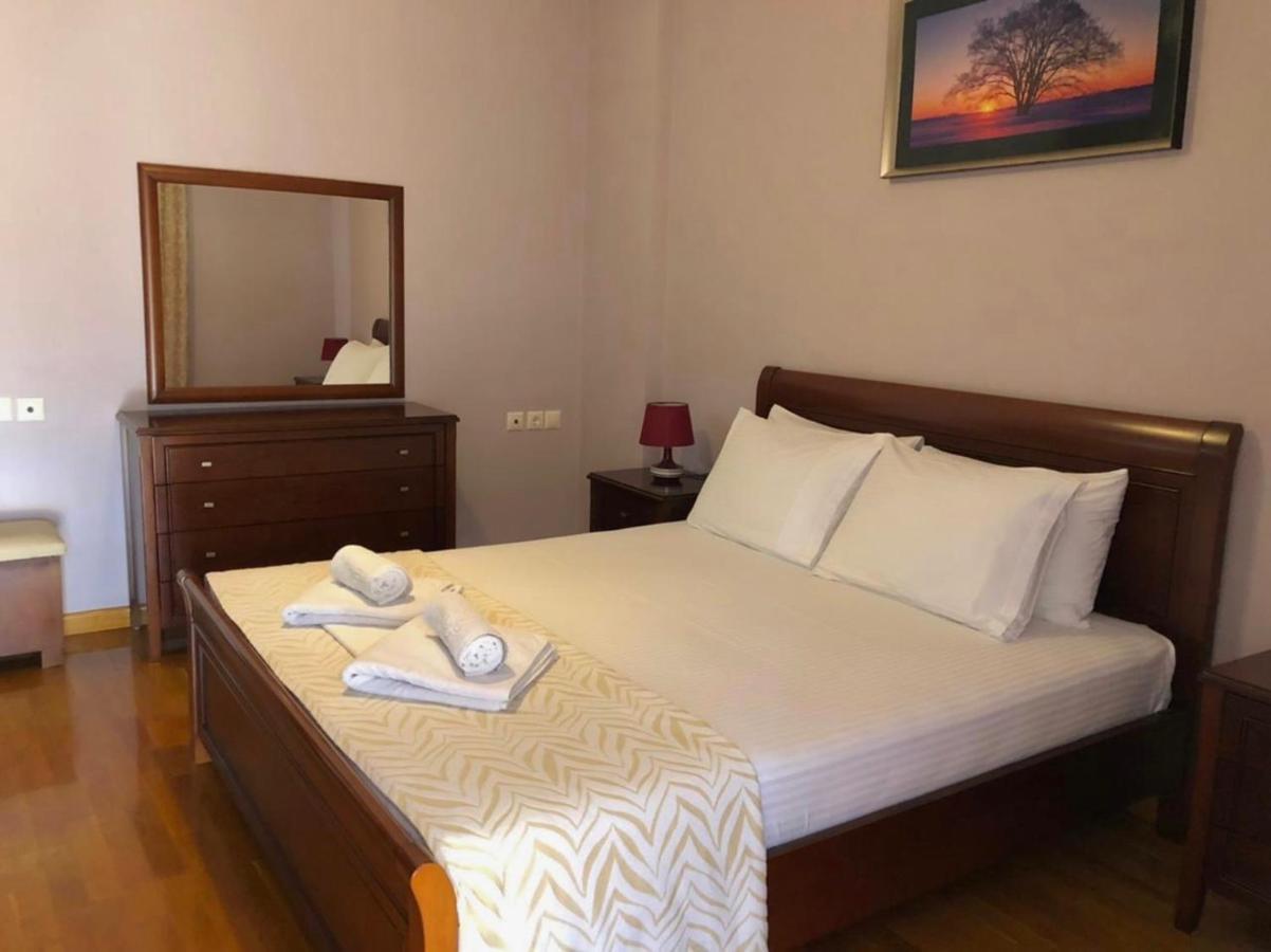 Erdeti Boutique Hotel Sarandë エクステリア 写真
