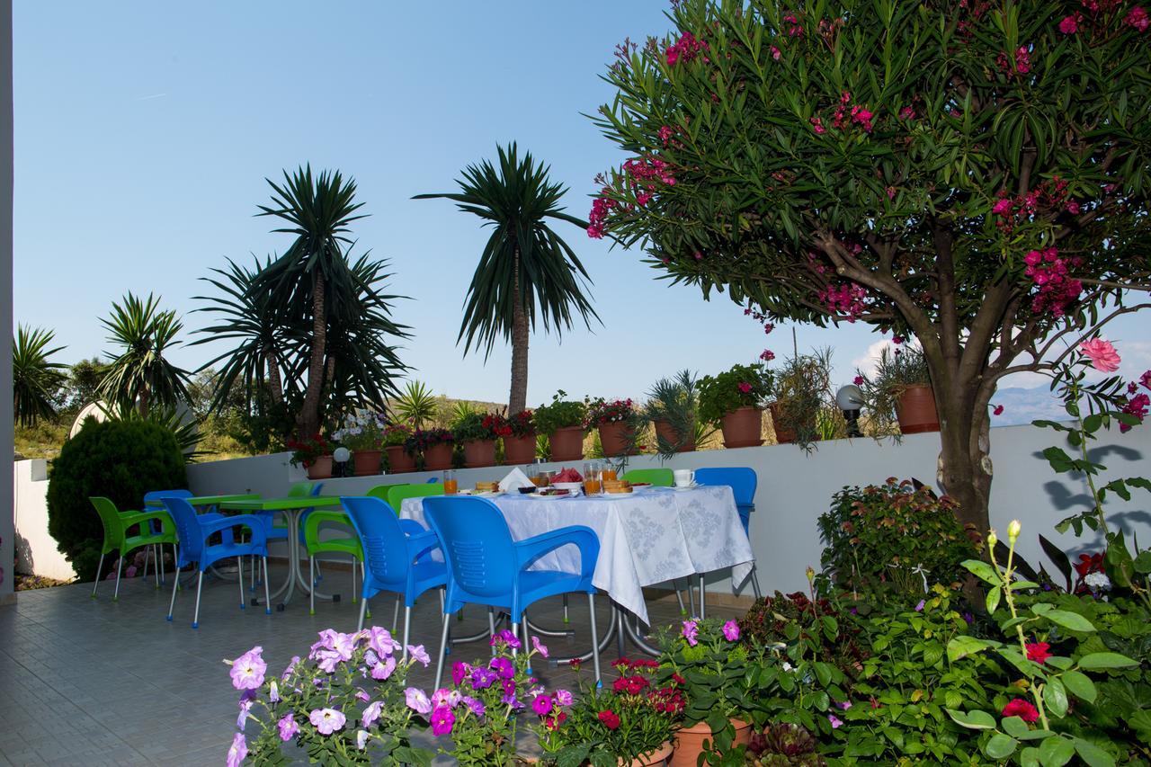 Erdeti Boutique Hotel Sarandë エクステリア 写真